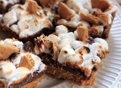 Dreamy Desserts Made With Marshmallows Desserts Smores Bar Recipe