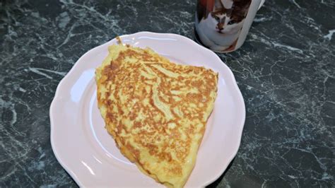 Most fast food restaurants will allow you to get meals in a bowl or protein style for your low carb this fast food chain tops this list of keto friendly restaurants for us: First Day On Keto Meals - Full day of low carb high fat ...