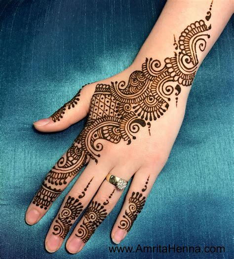 Top 10 Beautiful Henna Designs For Indian Raksha Bandhan Festival