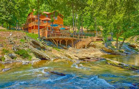 Whether you're on a romantic getaway or in town for a family. Where To Find Gatlinburg Riverside Cabins