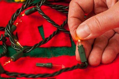 How to fix half a string of christmas lights? How to Fix Half a String of Christmas Lights That Are Out ...