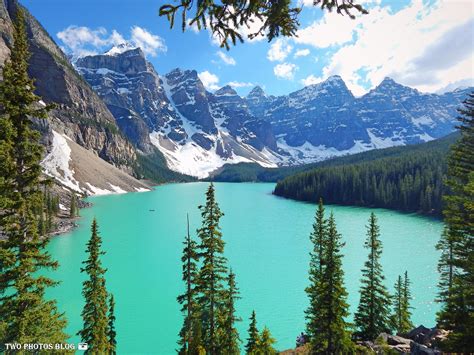 Majestic Scenery Of Moraine Lake In Banff National Park Alberta Images