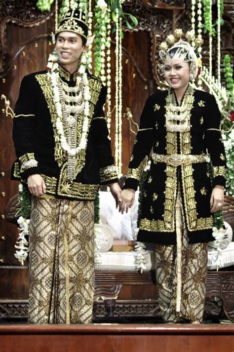 43 Baju Pernikahan Adat Jawa Tengah Inspirasi Terkini