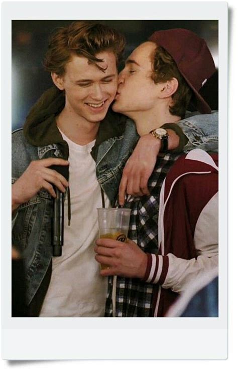 Movie Couples Cute Gay Couples True Love Stories Love Story Skam Tumblr Skam Wallpaper