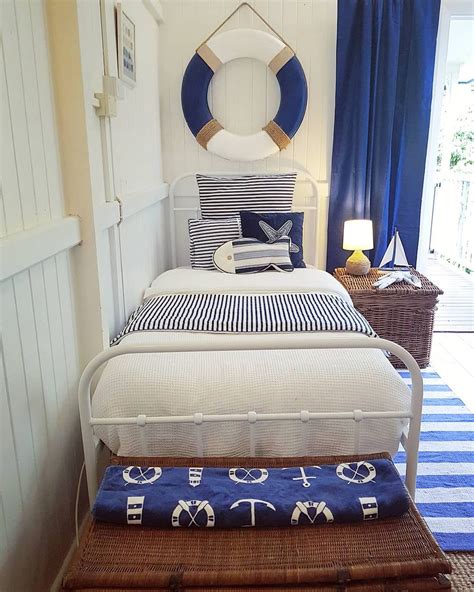 nautical decor ideas from stylish sea friendly rooms hgtv atelier yuwa ciao jp