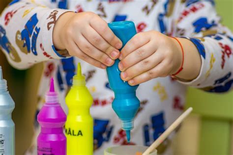 10 Fun And Easy Science Experiments For Toddlers To Do At Home