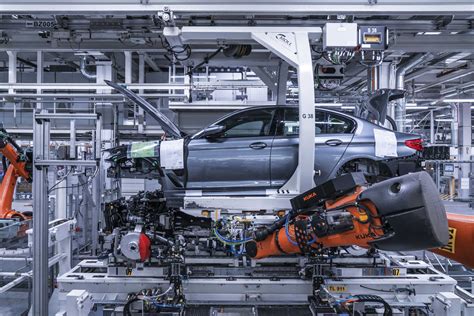 Bmw Group Plant Dingolfing Assembly Wedding Process 102016
