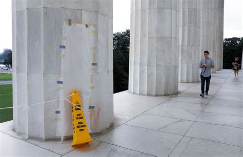 Lincoln Memorial In Washington Defaced With Expletive