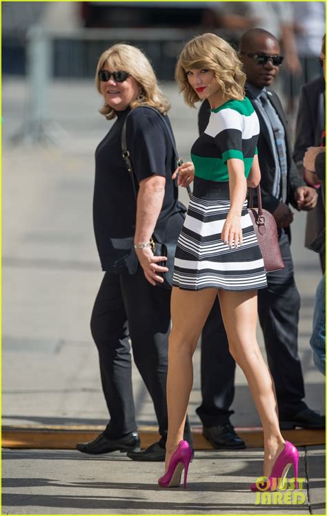 Taylor Swift Gets Ready To Entertain Us On Jimmy Kimmel Live Photo 3225846 Taylor Swift