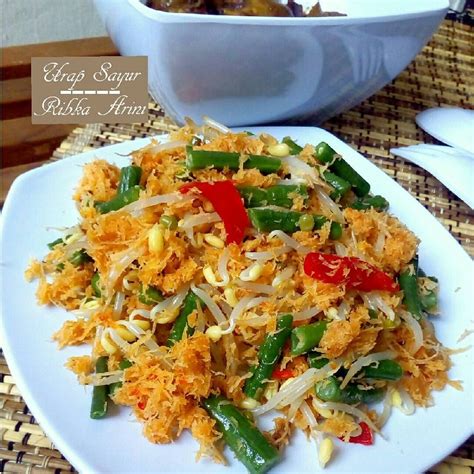 1 ikat kacang panjang 1 ikat bayam 200 gr tauge 1 buah wortel bumbu halus: Urap Sayur (versi tumis) lebih gurih dan tahan basi ...