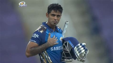 Suryakumar yadav got pep talk from virat kohli dgtl. mi vs rcb: Suryakumar Yadav sweet gesture after Virat ...