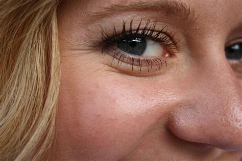 How To Get Rid Of Wrinkles Under The Eyes Drop Article