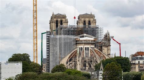 Macron Drops Idea Of A Modern Spire For Notre Dame The New York Times