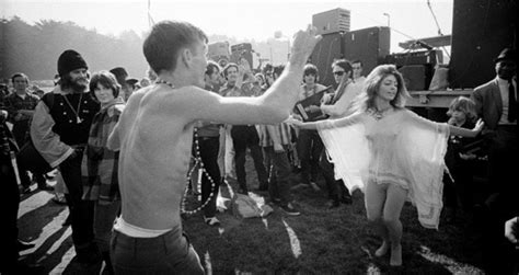 Photos Of S San Francisco During The Height Of Hippie Power