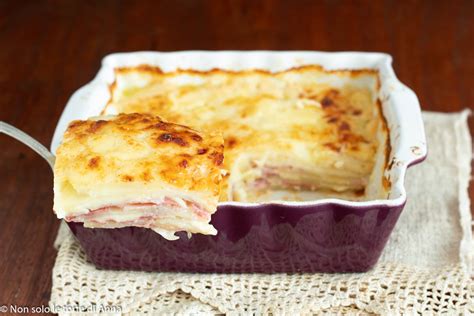 Qualche giorno fa, sfogliando l'ultimo numero della rivista mensile de 'il gambero rosso'. Ricetta parmigiana di patate | Parmigiana bianca di patate
