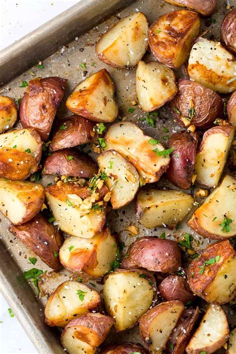 Crispy Garlic Roasted Potatoes | Recipe | Garlic roasted potatoes