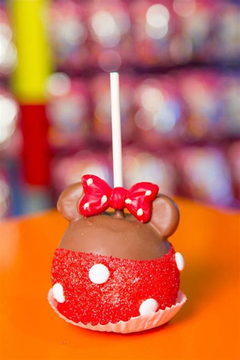 Theres An Ingenious Trick To Making Mickey Caramel Apples Disney