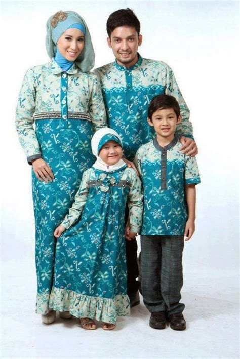 Baju Couple Lebaran Keluarga Artis 2021 Ramadhan