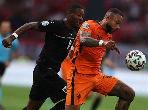 Niederländisch nederland und friesisch nederlân, singular, informell holland) sind eines der vier autonomen länder des königreiches der niederlande. EURO: Österreich verliert 0:2 gegen Niederlande - Fußball ...