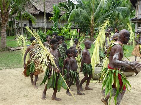 Population of papua new guinea: Sepik River in Papua New Guinea: Cannibalism - Active ...