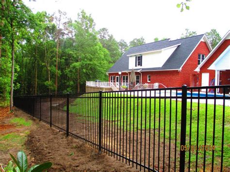 Offers commercial installations as well as products and project assistance to landscape, construction and remodeling professionals. Home - Central Fence Co.