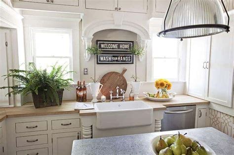 Paint color is usually right at the top of the list when it comes to making decisions, so of course, you want the best white paint for kitchen cabinets. Best White Paint Color for Kitchen Cabinets | Chatfield Court