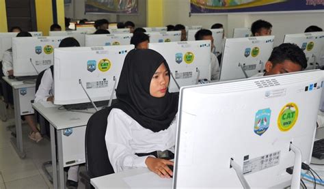 Walaupun kita tahu betapa banyaknya saingan yang harus disingkirkan, tapi percayalah, dengan perjuangan dan doa maksimal, hal yang dianggap mustahil bisa saja menjadi kenyataan. Lulus CPNS Masih Bisa Digugurkan - Curup Ekspress