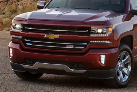 Chevrolet Unveils Redesigned 2016 Silverado 1500 Truck Off