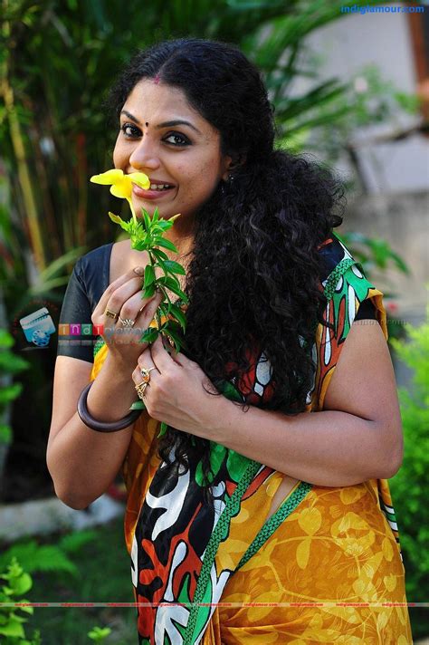Asha Sarath Actress Photoimagepics And Stills 269511