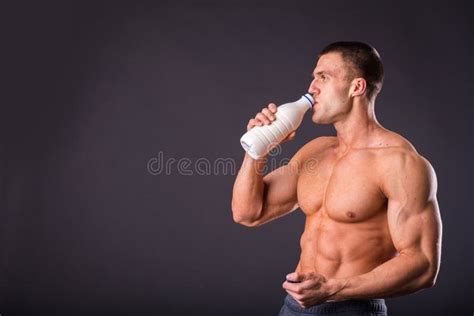 bodybuilder for a healthy lifestyle stock image image of people making 53721351
