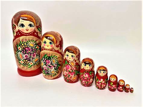 Hand Painted Russian Dolls Matryoshka Babushka Traditional 9 Dolls Woodeeworld