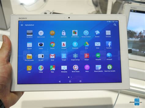 Sony Xperia Z4 Tablet hands-on | PhoneArena reviews