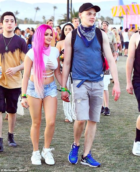 Ariel Winter Flashes Behind At Coachella In Tiny Shorts Daily Mail Online