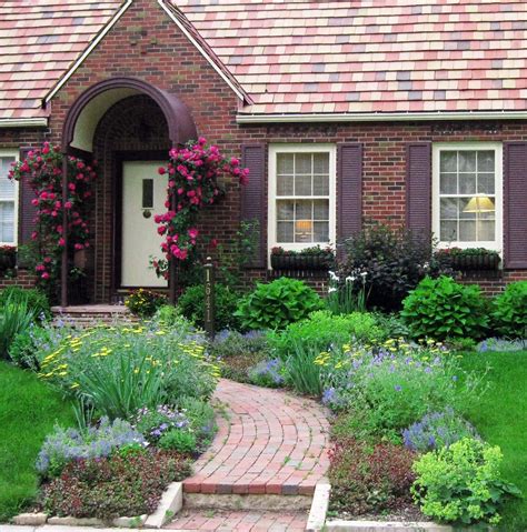 13 Wonderful Small Front Yard Garden Ideas For Small Houses Front