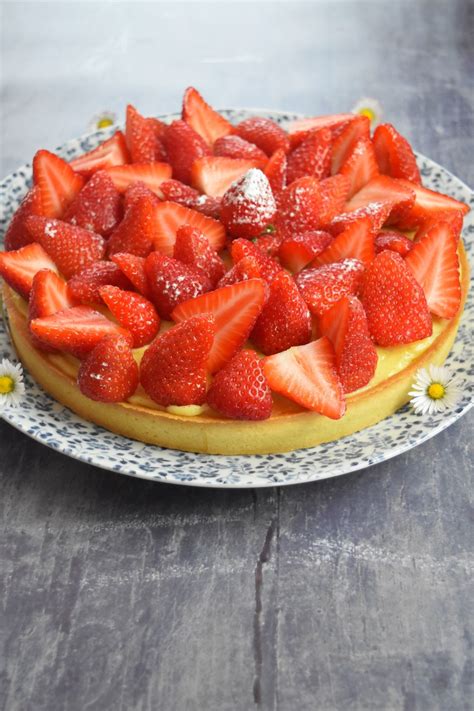 Tarte aux fraises crèmes damande et pâtissière