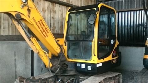 Hyundai 557 Excavator for sale from United Kingdom