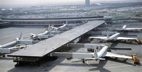 The History Of Jfk Airport The United Airlines Terminal A Visual