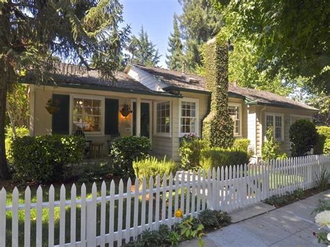 Over 25,813 cottage style pictures to choose from, with no signup needed. house exteriors ranch/cottage style | ... Ranch Style Home ...