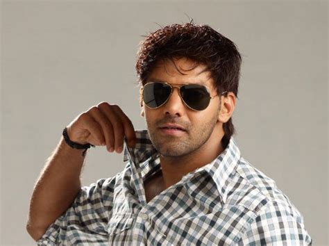 Arya is an actor and producer from tamil nadu, india. Arya Actor Family Photos, Father, Mother, Wife, Brother ...