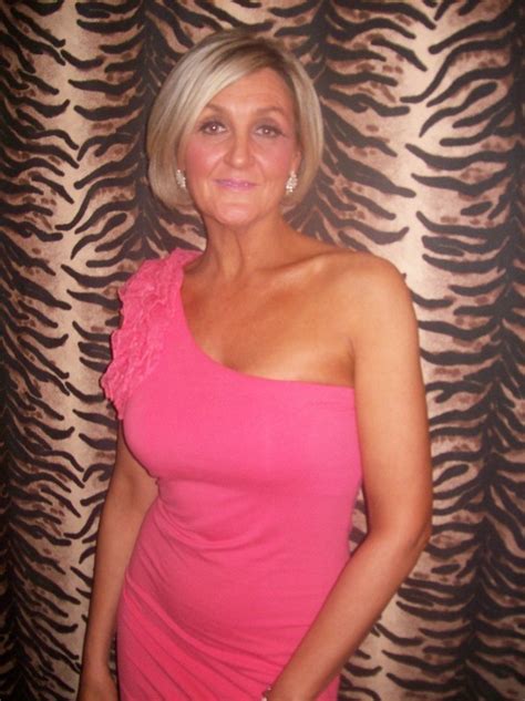 Julesscho From Manchester Is A Local Granny Looking For Casual Sex