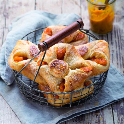 Break the candy along the score lines into 24 sections. Puff Pastry Envelopes | Wewalka