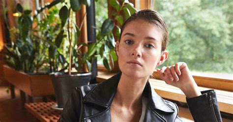 Livraisons et retours gratuits dans l'un de nos magasins partout en france. Veste intemporelle femme en cuir couleur Noir - Galaxie ...