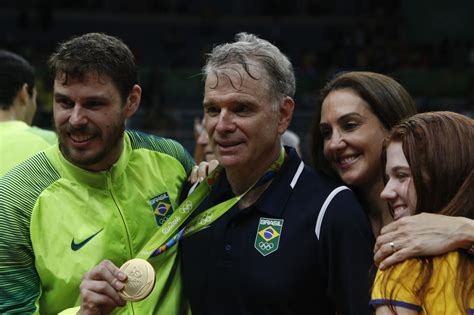 Renan vem focando em um novo estilo de vida para poder voltar rapidamente a sua rotina normal comandando a amarelinha dentro das quadras. Renan Dal Zotto Calls Up 3 More for World League Squad