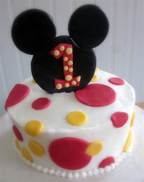 Mickey mouse cake, cookies & table decorations i made for a 1st birthday party. Darlin' Designs: Mickey Mouse First Birthday Cake and ...