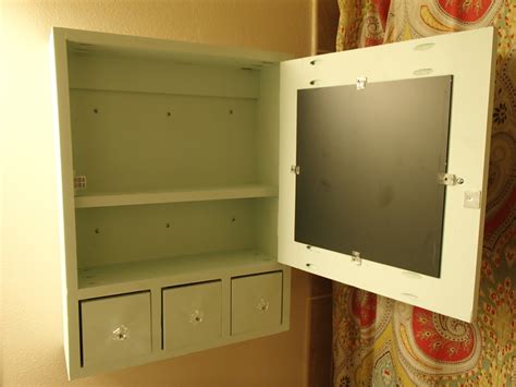 Written by rachael ranney wed may 30 2012 last modified on thu sep 27 2012. Ana White | Medicine Cabinet - DIY Projects