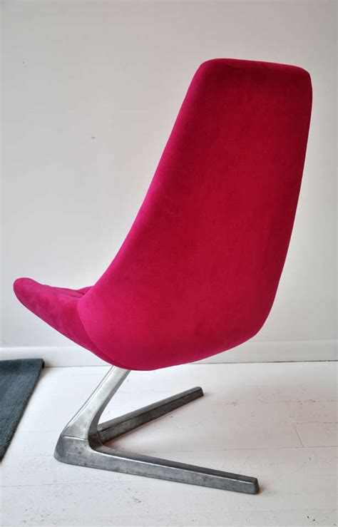 These help in avoiding strain on the spine and. Pink Swivel Chair at 1stdibs