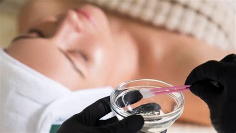 How Estheticians Help Clients With Aging Skin