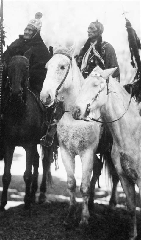 An Old Photograph Of Geronimo Apache Chief With Quanah Parker Comanche 1905 Native American