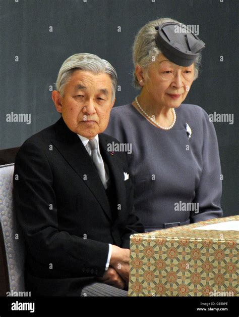 Japans Emperor Akihito And Empress Michiko Offer Prayers For The Dead