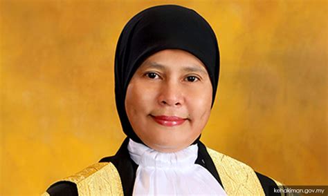 Discover maria chin abdullah's biography, age, height, physical stats, dating/affairs, family and career updates. FIRST WOMAN CHIEF JUSTICE IS THE RIGHT CHOICE FOR THE JOB ...